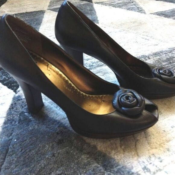 Kenneth Cole Reaction Leather Heels Peep Toe Brown Platform Size 8 - Picture 3 of 10